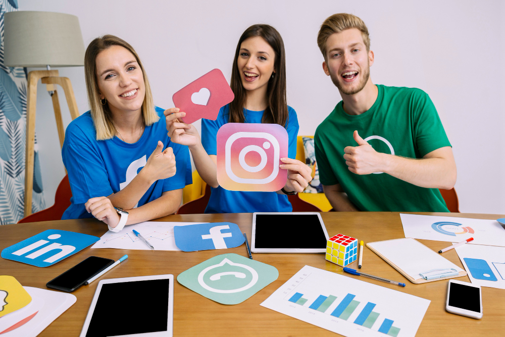 20Falar de Social Media - Agência de Marketing Digital | A terceirização da gestão das redes sociais traz benefícios como profissionalismo, economia de tempo, melhor visibilidade e mais criatividade para sua empresa.